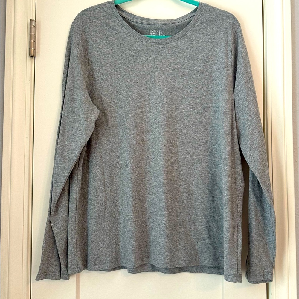 Time & Tru Gray Long Sleeve Tee